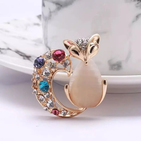 VQ Fox Brooch - Picture 3 of 8